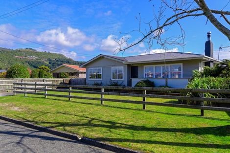 Photo of property in 8 Ngahu Street, Fairy Springs, Rotorua, 3015
