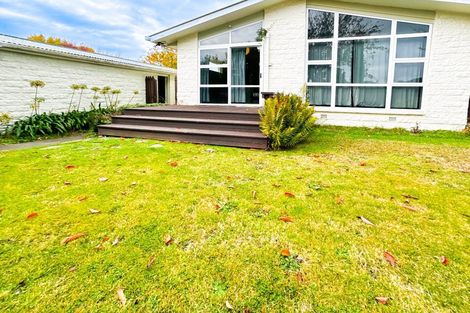 Photo of property in 1 Ostend Place, Avonhead, Christchurch, 8042