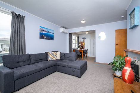 Photo of property in 17 Neal Crescent, Onekawa, Napier, 4110