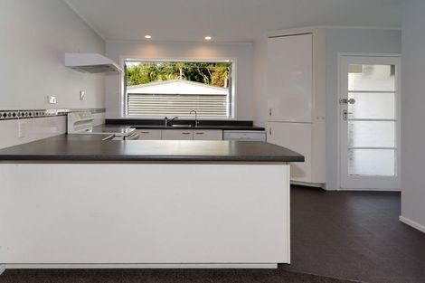 Photo of property in 66 Cliff View Drive, Green Bay, Auckland, 0604