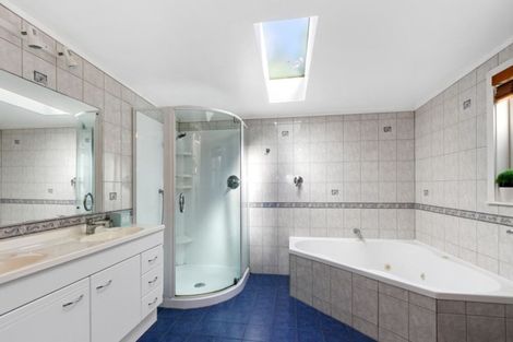 Photo of property in 1a Howard Road, Point Howard, Lower Hutt, 5013