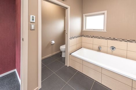 Photo of property in 35 Milne Street, Marton, 4710