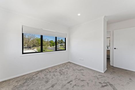 Photo of property in 30 Opaheke Road, Papakura, 2110