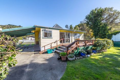 Photo of property in 28 Churchill Crescent, Featherston, 5710
