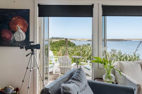 Photo of property in 40 Tuakau Bridge-port Waikato Road, Port Waikato, Tuakau, 2695