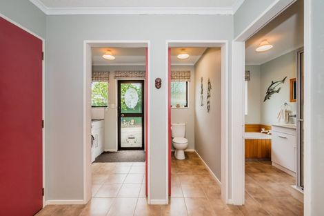 Photo of property in 12 Tobys Way, Waikanae Beach, Waikanae, 5036