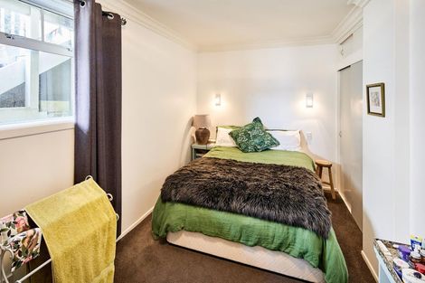 Photo of property in 25 The Crescent, Roseneath, Wellington, 6011