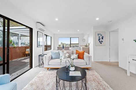 Photo of property in 2/75a Coronation Road, Hillcrest, Auckland, 0627