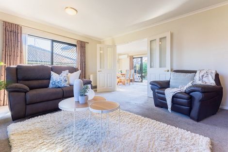 Photo of property in 80 Guildford Drive, Paraparaumu, 5032