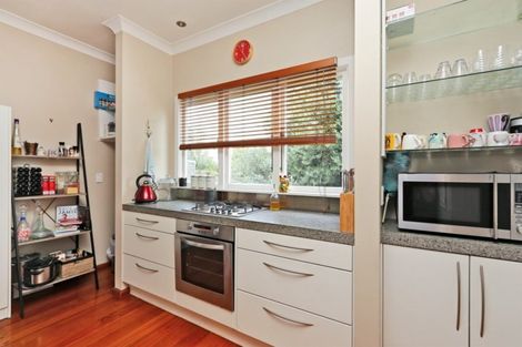 Photo of property in 100 Barden Street, Mayfair, Hastings, 4122