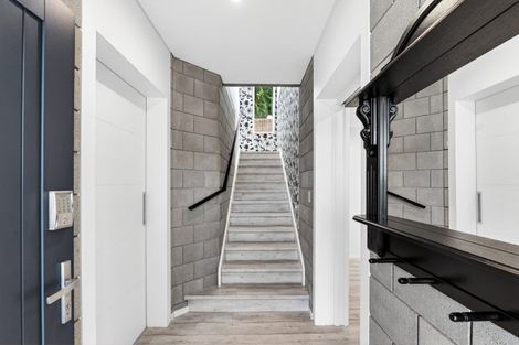 Photo of property in 7 Enfield Road, Hospital Hill, Napier, 4110