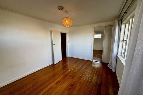 Photo of property in 28a Old Lake Road, Narrow Neck, Auckland, 0624