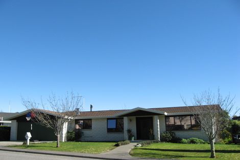 Photo of property in 28 Reeve Drive, Havelock North, 4130