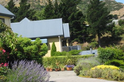 Photo of property in 24 Cornwall Road, Lyttelton, 8082