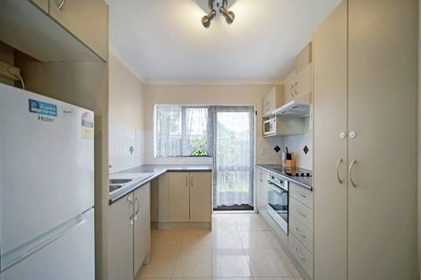 Photo of property in 98 Maplesden Drive, Clendon Park, Auckland, 2103