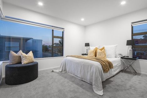 Photo of property in 10a Waterloo Road, Milford, Auckland, 0620