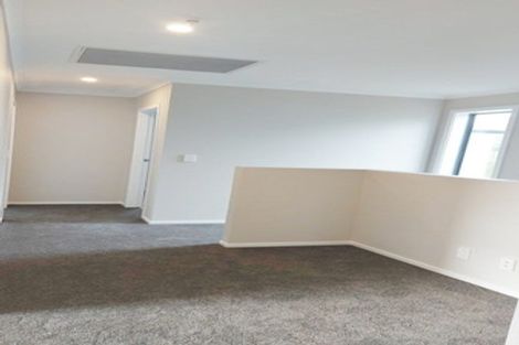 Photo of property in 25 Koreke Close, Kenepuru, Porirua, 5022