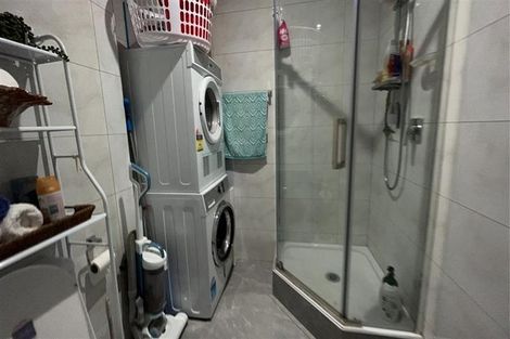 Photo of property in 54 Redoubt Road, Clover Park, Auckland, 2105