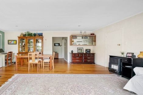 Photo of property in 2 Burlington Place, Manurewa, Auckland, 2102