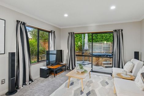 Photo of property in 5 Cadastral Court, Paraparaumu, 5032