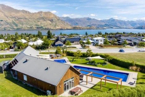 Photo of property in 18 Clutha Place, Wanaka, 9305