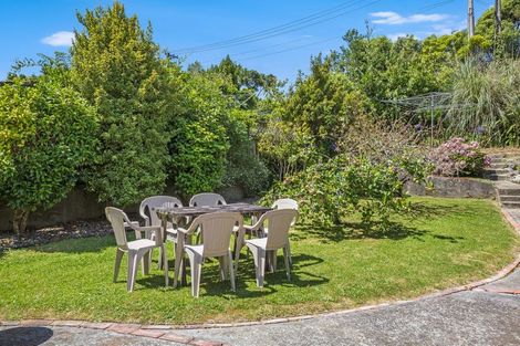 Photo of property in 4 Ranui Terrace, Tawa, Wellington, 5028