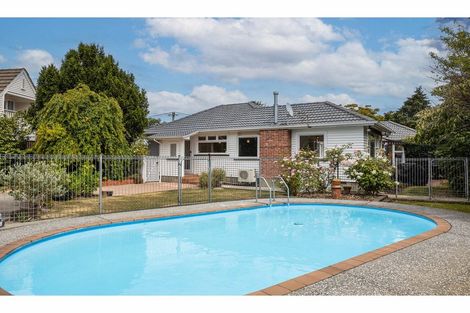Photo of property in 19 Joyce Crescent, Ilam, Christchurch, 8041