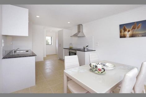 Photo of property in 10/2 Swan Hill Drive, Glen Eden, Auckland, 0602