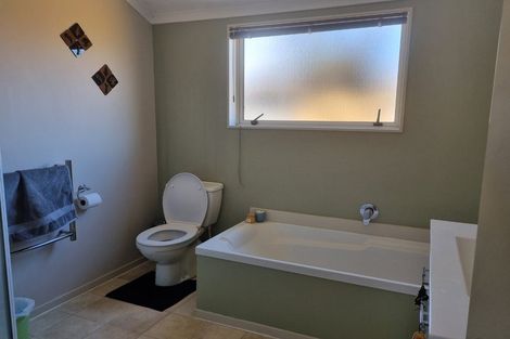 Photo of property in 8 Sackville Street, Martinborough, 5711