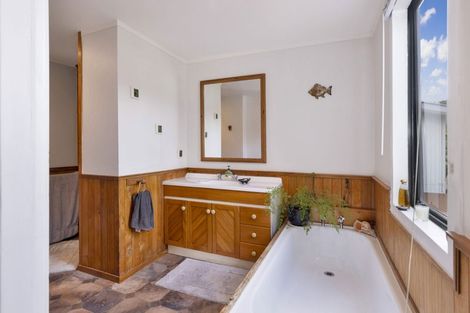 Photo of property in 225 Waitohu Valley Road, Otaki, 5583