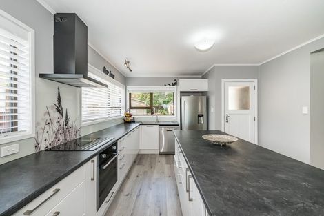 Photo of property in 42 Kaitawa Crescent, Paraparaumu, 5032