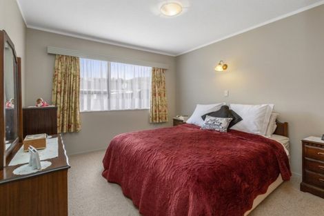 Photo of property in 26 Beauchamp Street, Tawa, Wellington, 5028