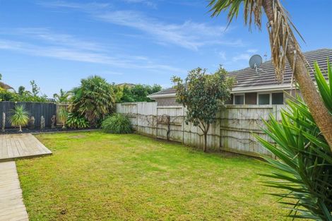 Photo of property in 26 Butterworth Crescent, Papamoa Beach, Papamoa, 3118