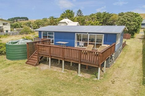 Photo of property in 143 Blue Pacific Parade, Riversdale Beach, Masterton, 5872