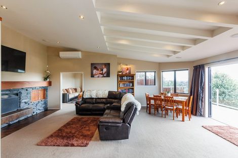 Photo of property in 51 Ruapehu Drive, Fitzherbert, Palmerston North, 4410