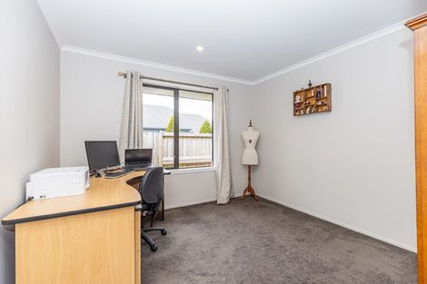 Photo of property in 8 Compton Grove, Huntington, Hamilton, 3210