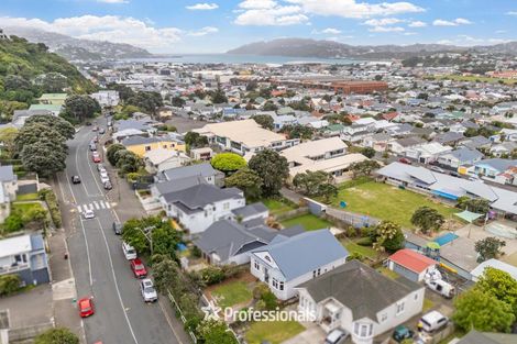 Photo of property in 79 Queens Drive, Lyall Bay, Wellington, 6022