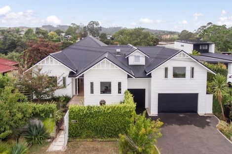 Photo of property in 43 Kent Terrace, Riverhead, 0820