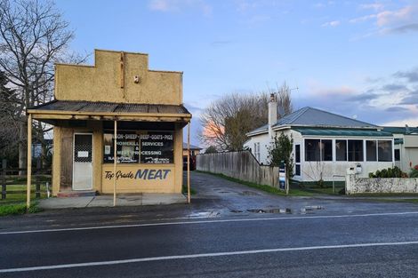 Photo of property in 100 Main Road, Makaraka, Gisborne, 4010