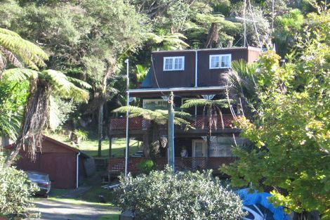 Photo of property in 205 Laingholm Drive, Laingholm, Auckland, 0604