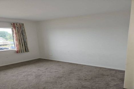 Photo of property in 10 Cliff Road, Papakura, 2110