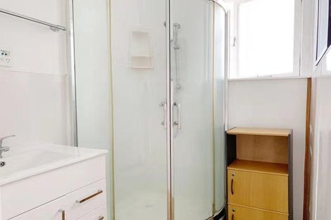 Photo of property in 108 Hepburn Road, Glendene, Auckland, 0602