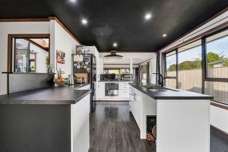 Photo of property in 126 Miranda Street, Stratford, 4332