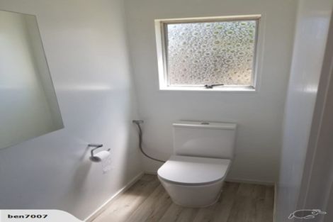 Photo of property in 2/32 Kapuka Road, Mangere Bridge, Auckland, 2022