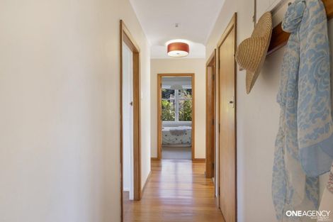 Photo of property in 9 Woodstock Terrace, Tawa, Wellington, 5028