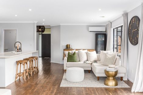 Photo of property in 8 Tararua Close, Aotea, Porirua, 5024