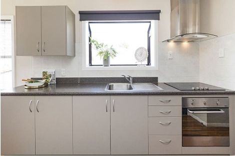 Photo of property in 10 Catlins Crescent, Milson, Palmerston North, 4414