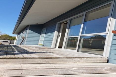 Photo of property in 3 Gazelle Avenue, Beach Haven, Auckland, 0626