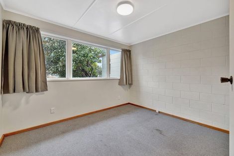 Photo of property in 21 Ealing Street, Redwood, Christchurch, 8051