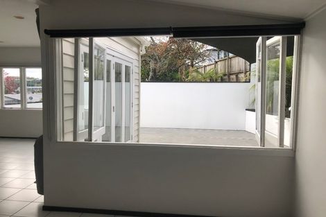 Photo of property in 17b Warwick Street, Morningside, Auckland, 1022